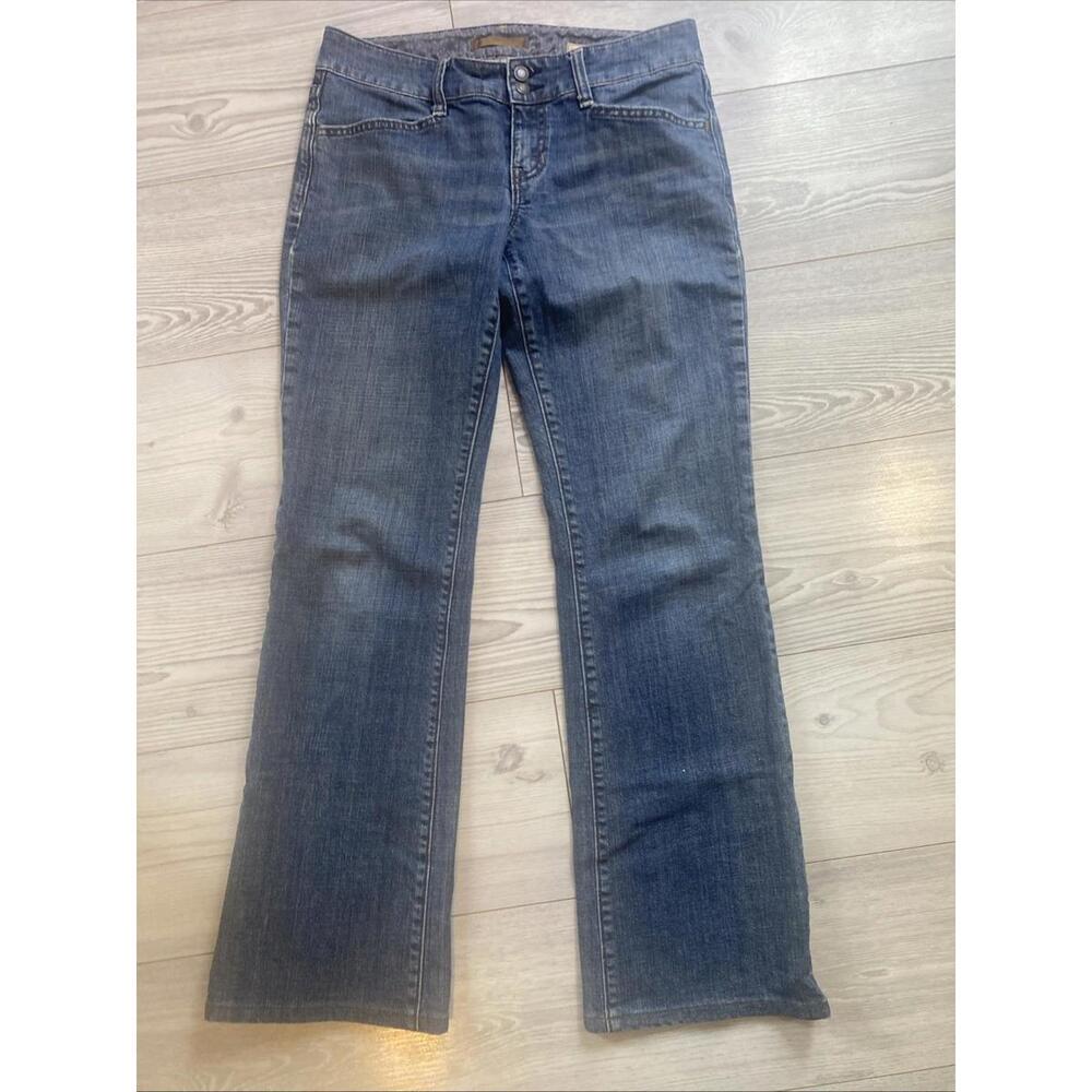 Limited Edition GAP Jeans Size 6 L Bootcut Medium Blue Wash